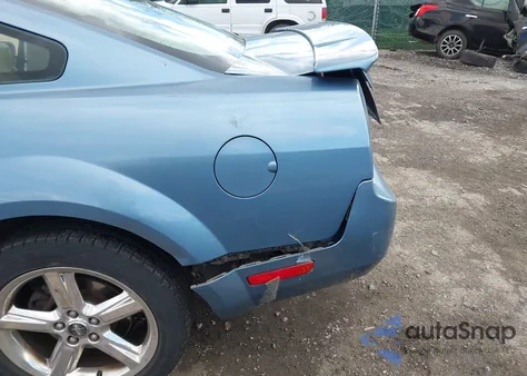 2008 Ford Mustang V6 Deluxe/V6 Premium z USA, uszkodzony, nr VIN 1ZVHT80N685151196